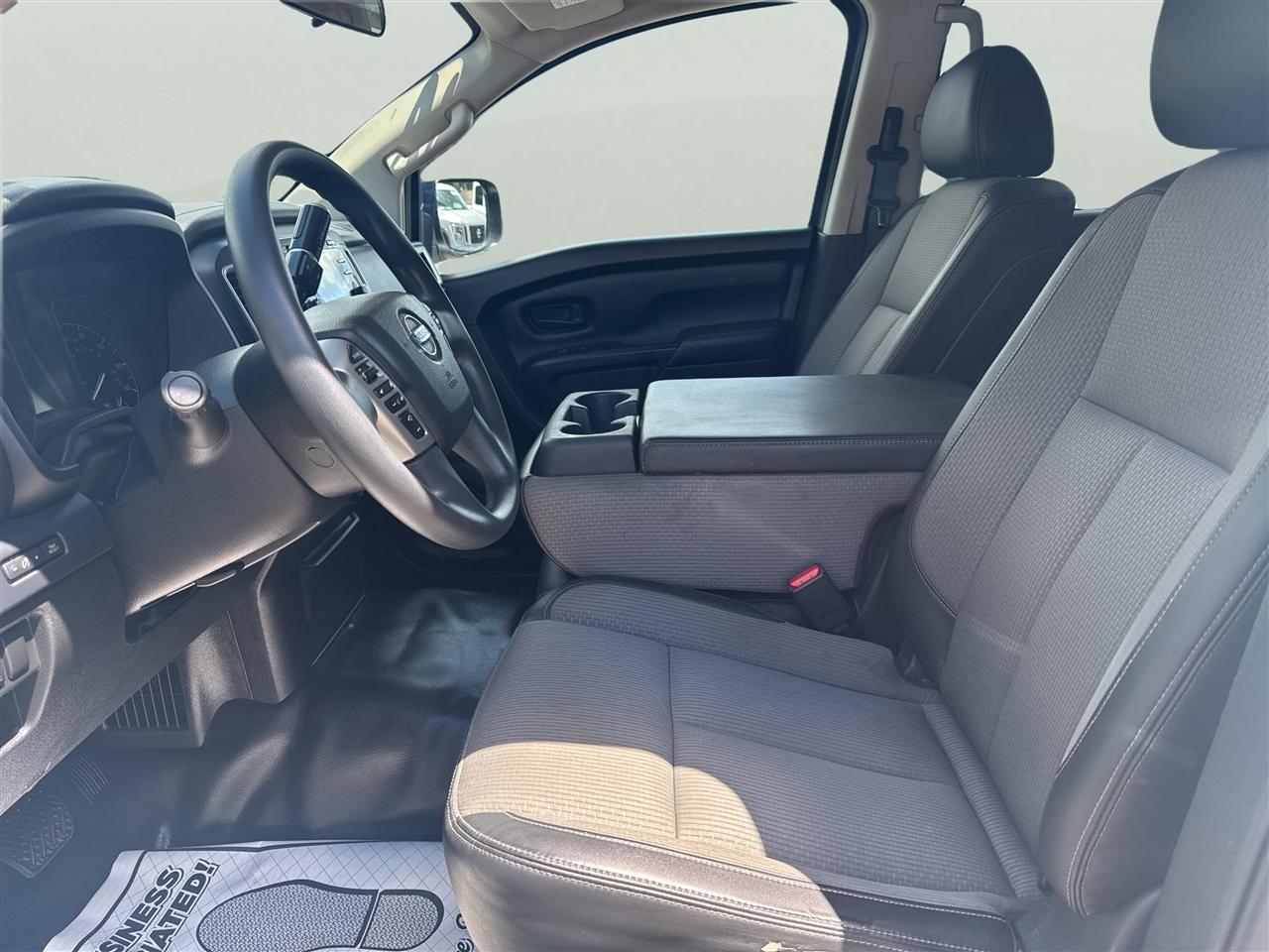 Nissan Titan XD 4x4 Gas Crew Cab S 2018