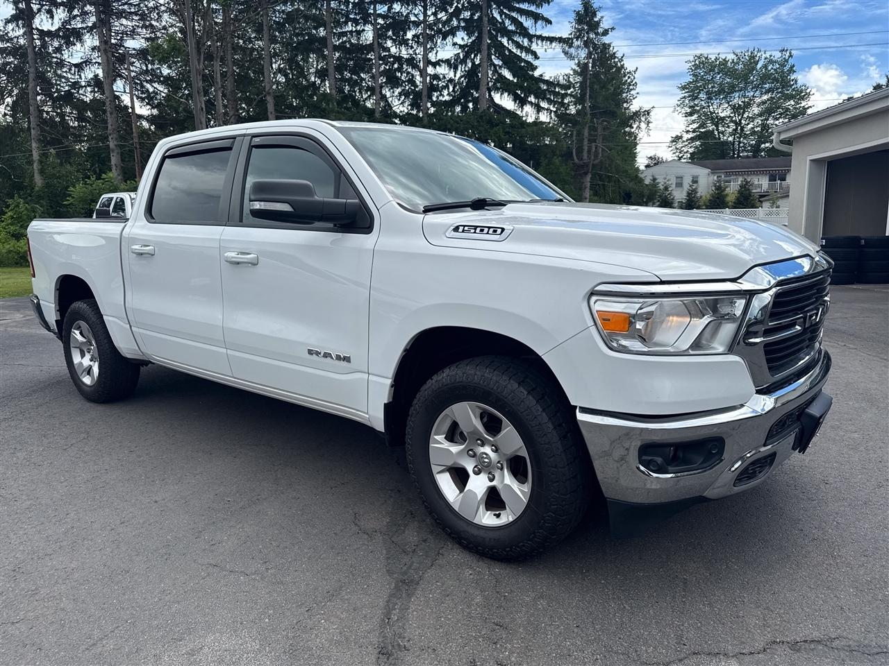 RAM 1500 Big Horn 4x4 Crew Cab 5'7" Box 2021