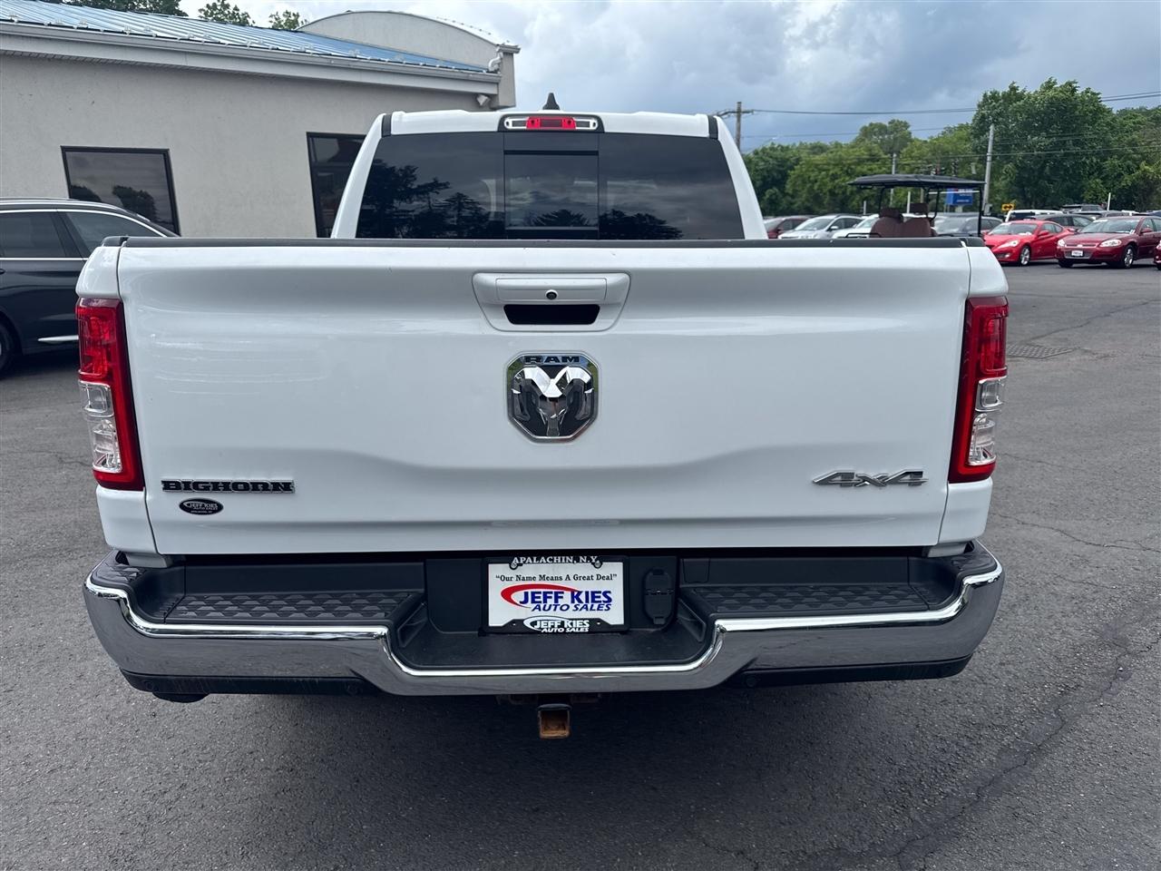 RAM 1500 Big Horn 4x4 Crew Cab 5'7" Box 2021