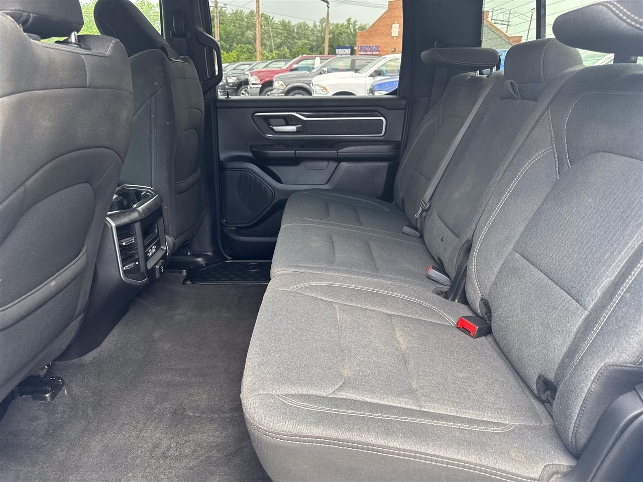 RAM 1500 Big Horn 4x4 Crew Cab 5'7" Box 2021