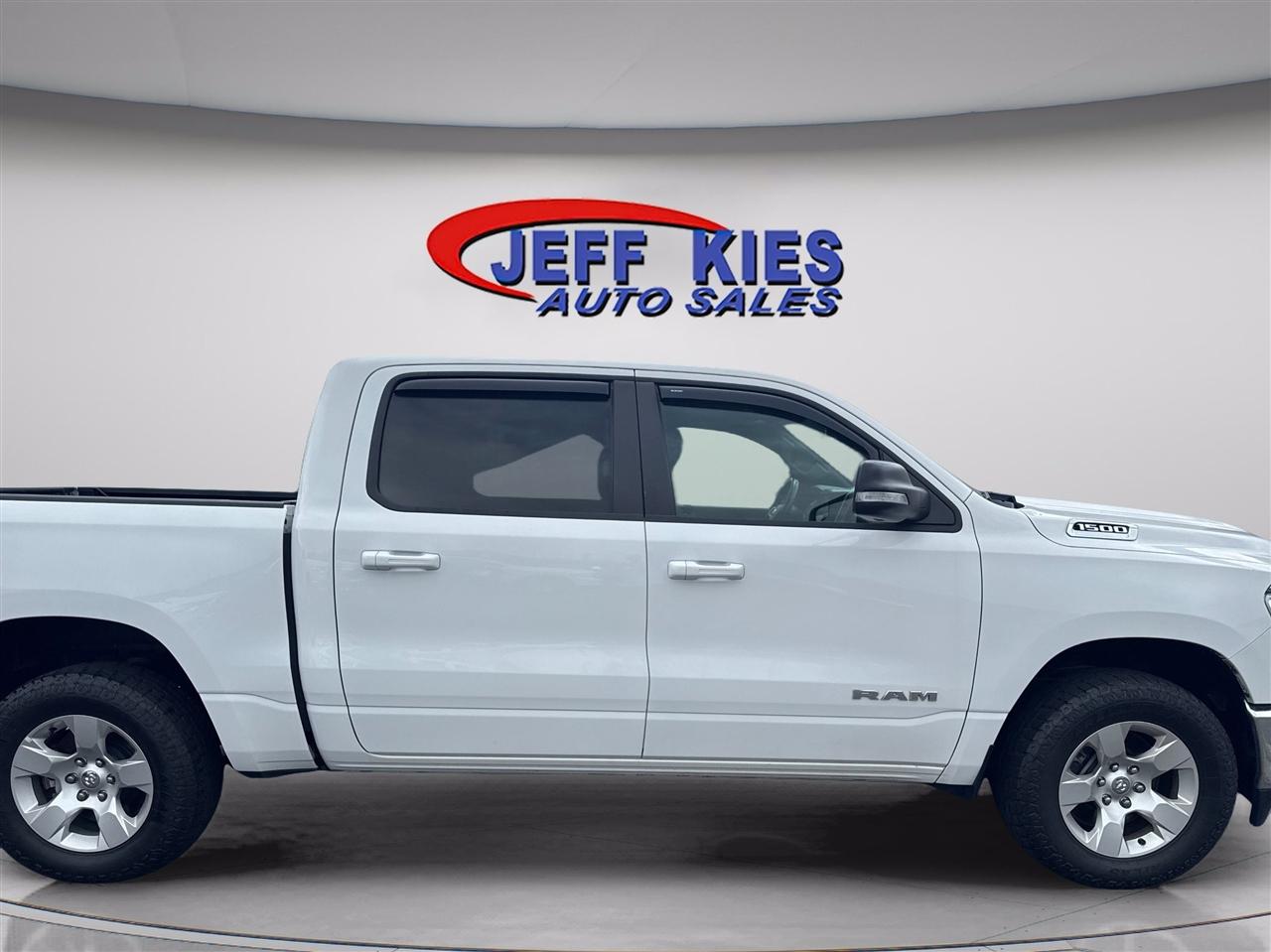 RAM 1500 Big Horn 4x4 Crew Cab 5'7" Box 2021