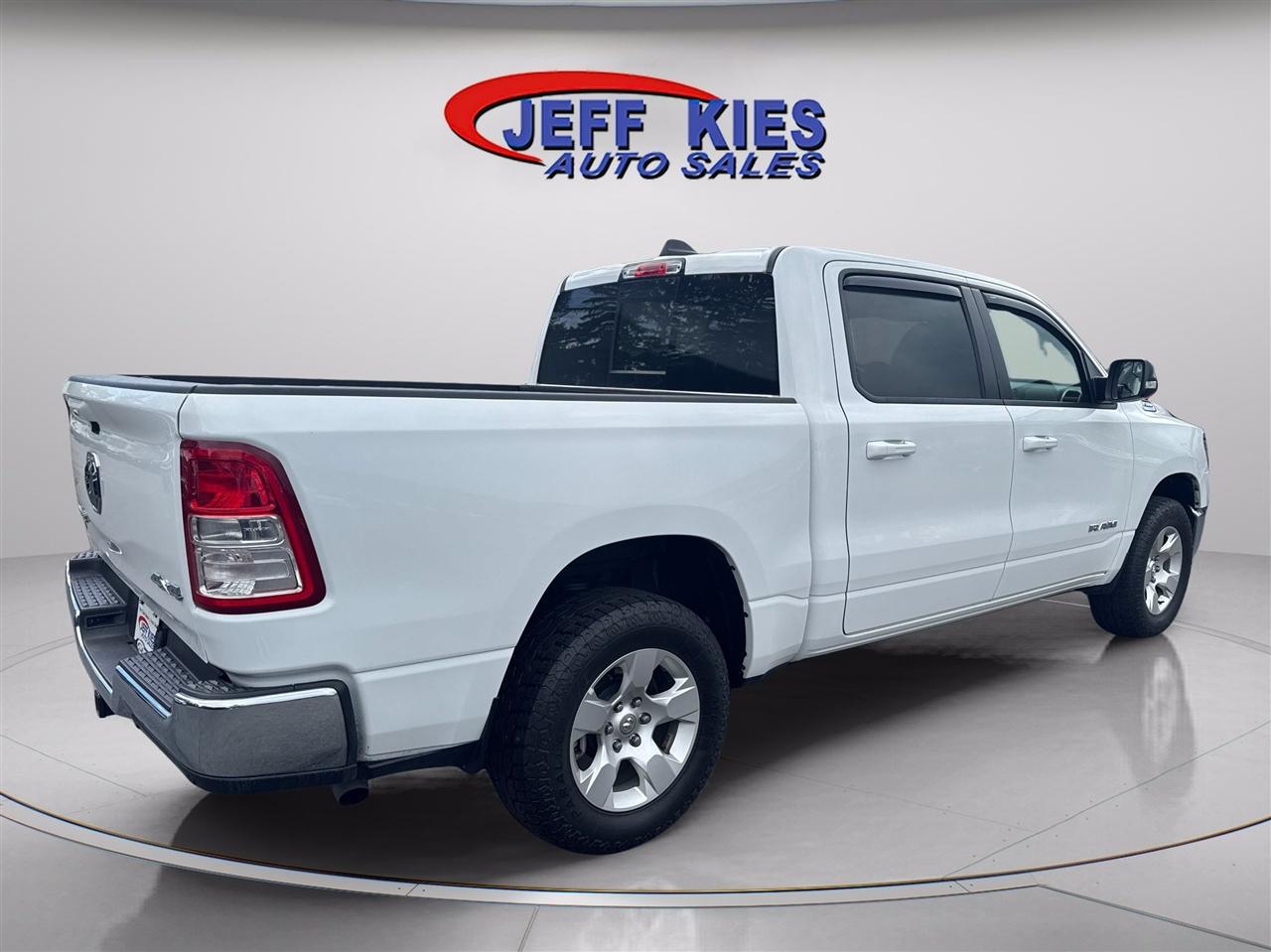 RAM 1500 Big Horn 4x4 Crew Cab 5'7" Box 2021