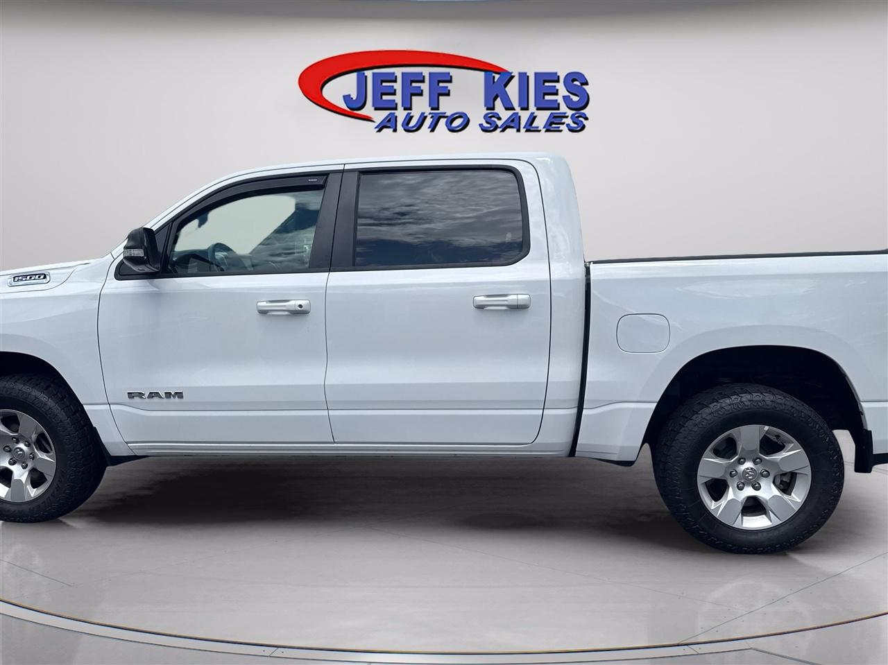 RAM 1500 Big Horn 4x4 Crew Cab 5'7" Box 2021