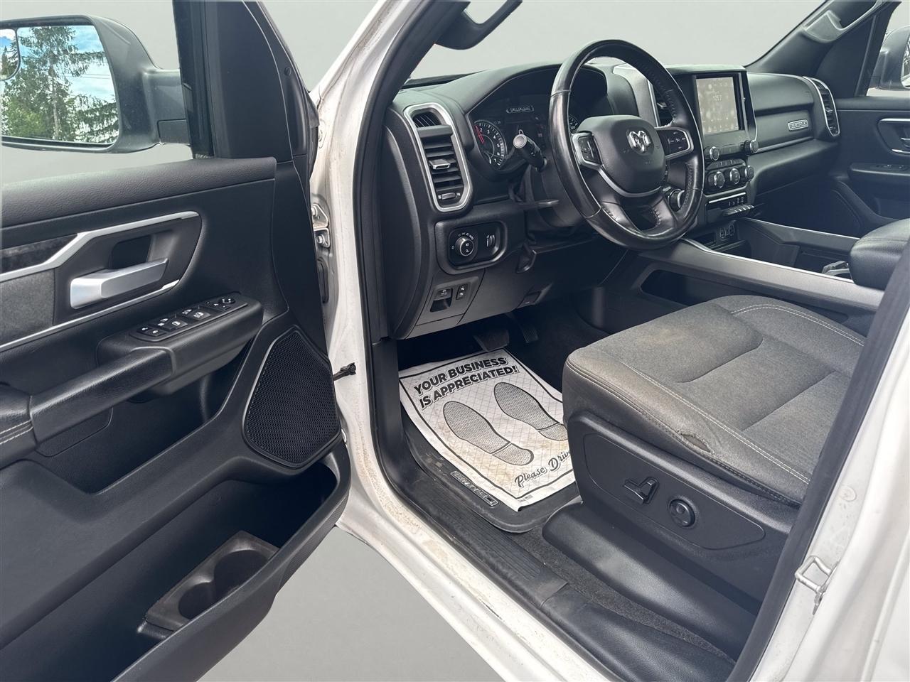 RAM 1500 Big Horn 4x4 Crew Cab 5'7" Box 2021