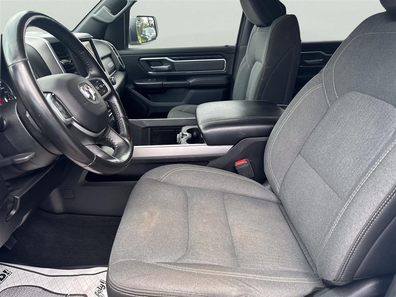 RAM 1500 Big Horn 4x4 Crew Cab 5'7" Box 2021