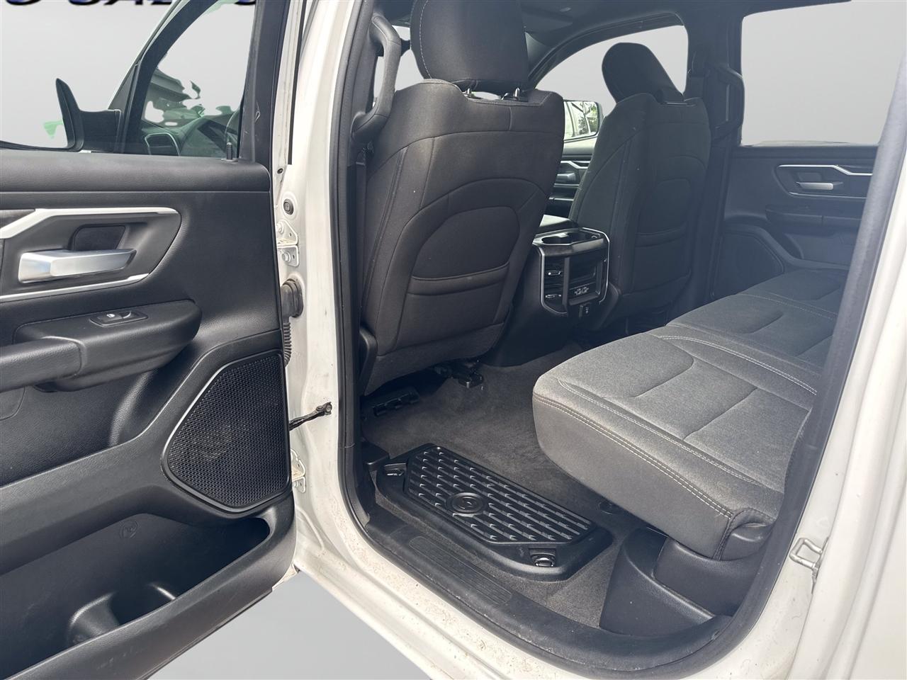 RAM 1500 Big Horn 4x4 Crew Cab 5'7" Box 2021