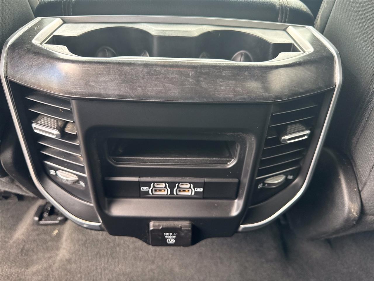 RAM 1500 Big Horn 4x4 Crew Cab 5'7" Box 2021