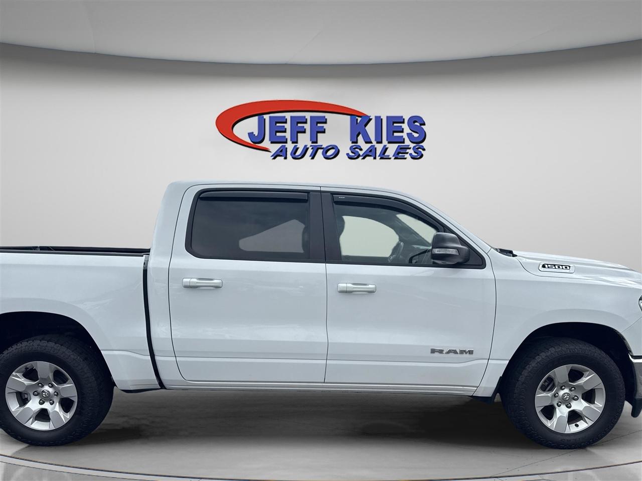 RAM 1500 Big Horn 4x4 Crew Cab 5'7" Box 2021