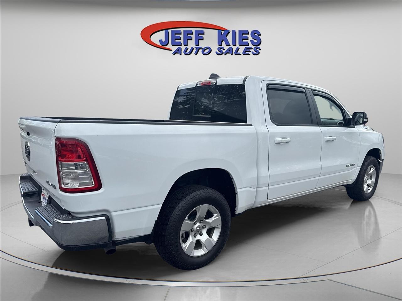 RAM 1500 Big Horn 4x4 Crew Cab 5'7" Box 2021