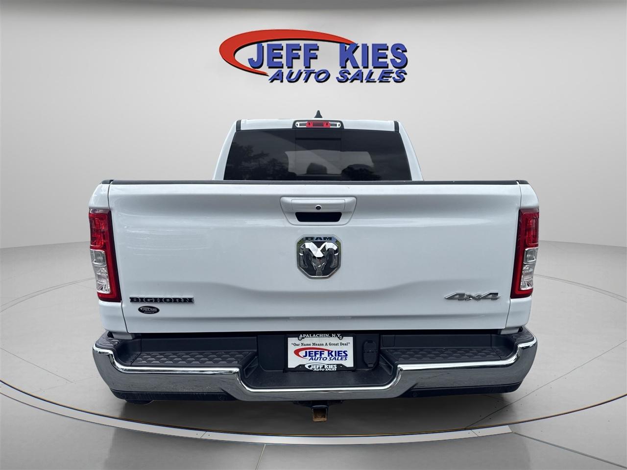 RAM 1500 Big Horn 4x4 Crew Cab 5'7" Box 2021