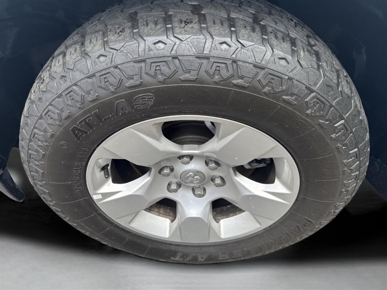 RAM 1500 Big Horn 4x4 Crew Cab 5'7" Box 2021