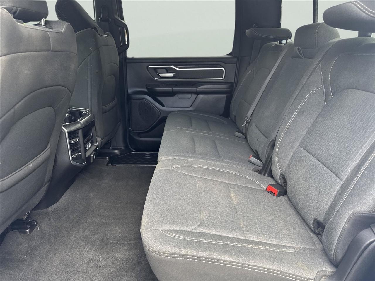 RAM 1500 Big Horn 4x4 Crew Cab 5'7" Box 2021