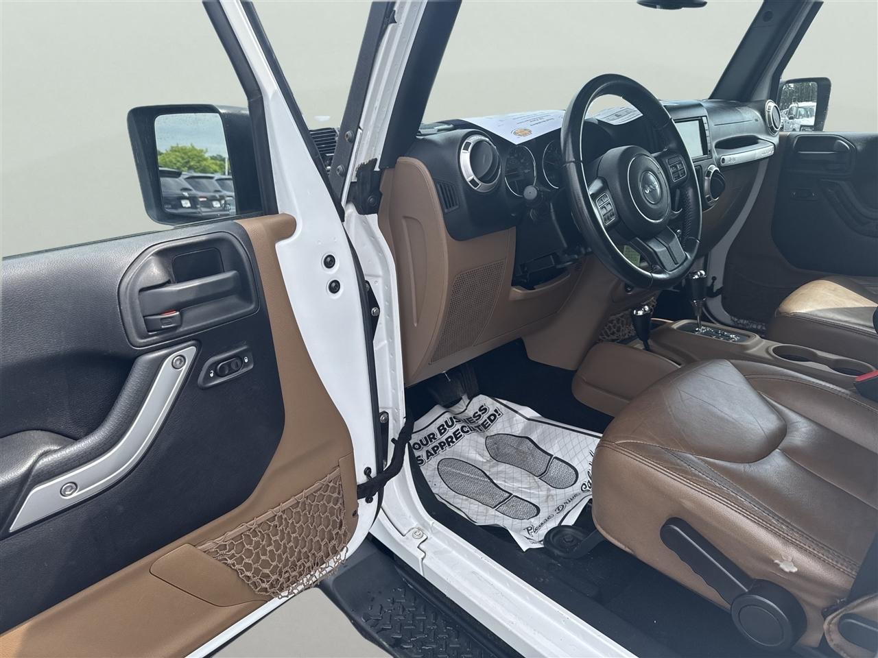 Jeep Wrangler Unlimited 4WD 4dr Sahara 2015