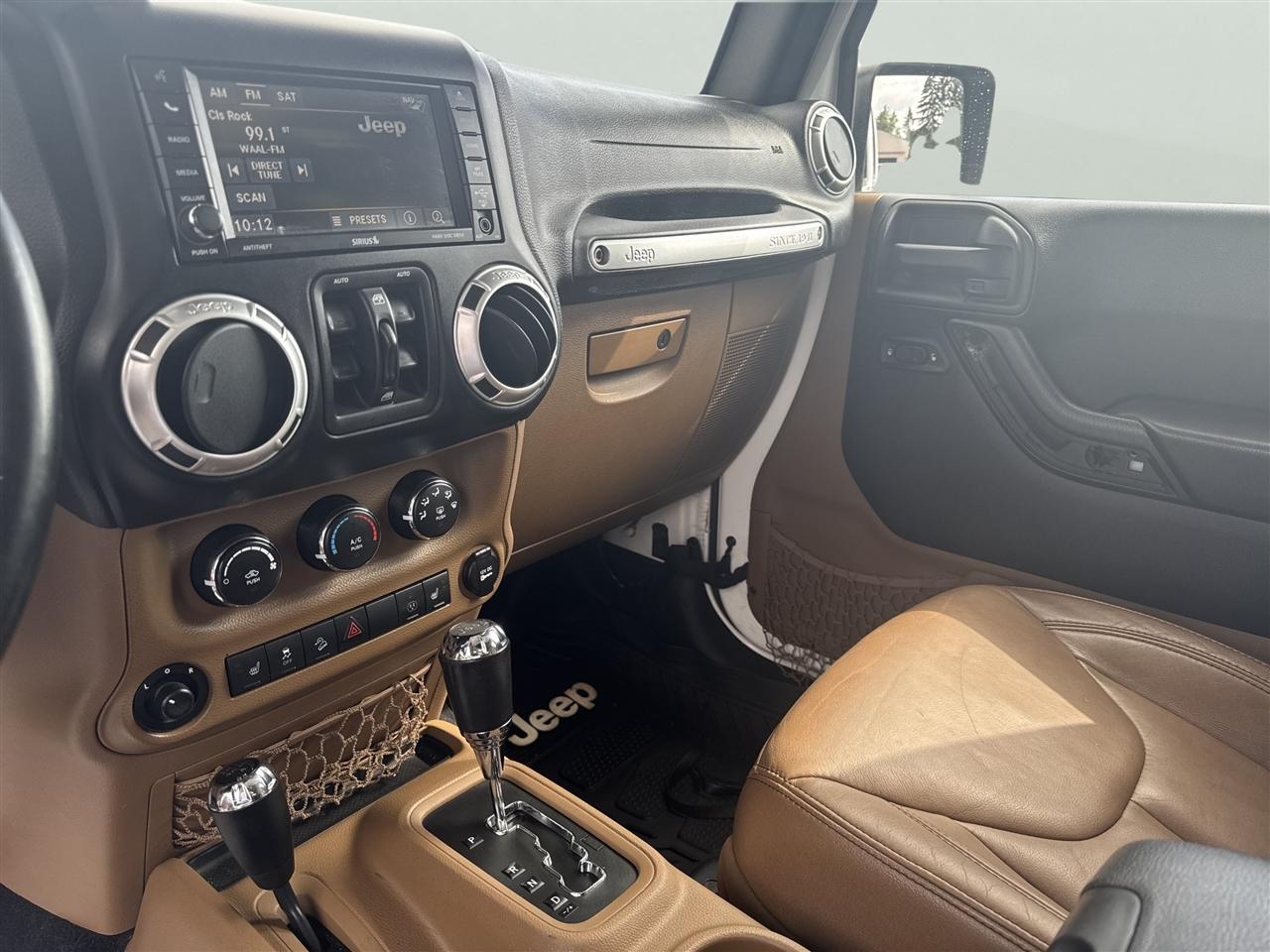 Jeep Wrangler Unlimited 4WD 4dr Sahara 2015