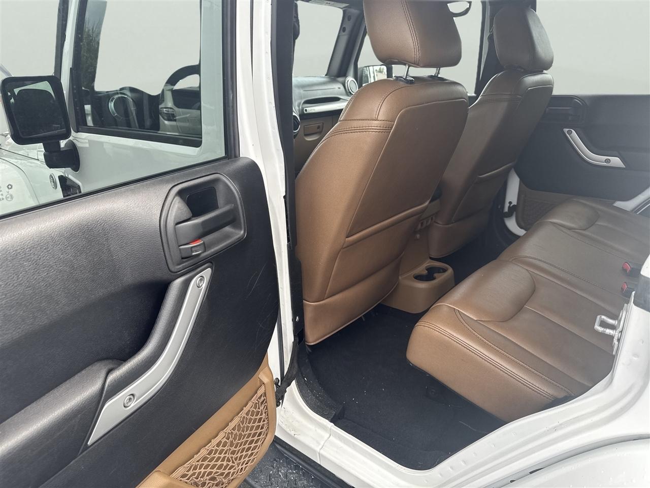 Jeep Wrangler Unlimited 4WD 4dr Sahara 2015