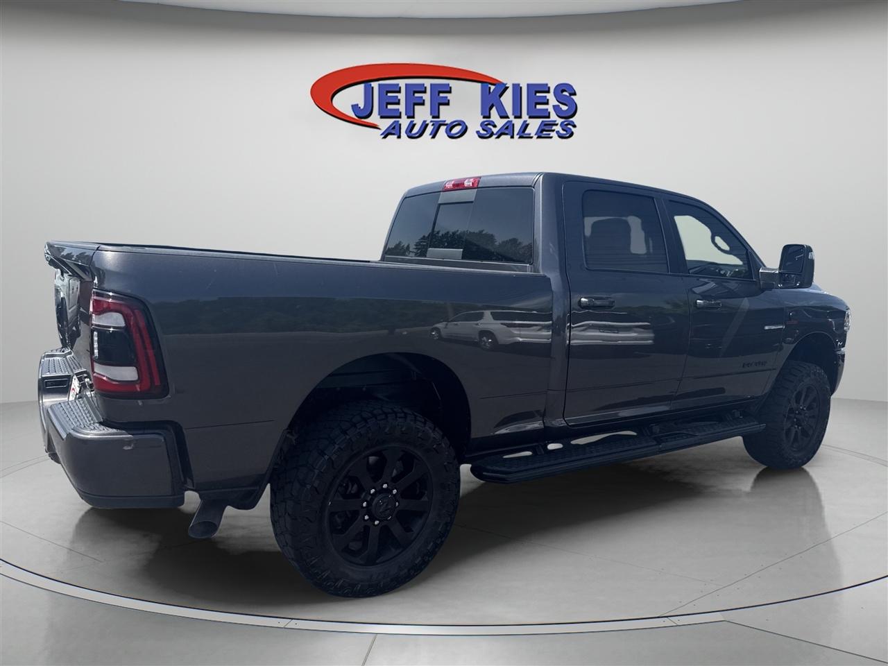 RAM 2500 Laramie 4x4 Crew Cab 6'4" Box 2024