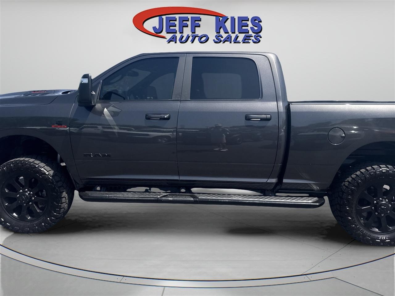 RAM 2500 Laramie 4x4 Crew Cab 6'4" Box 2024