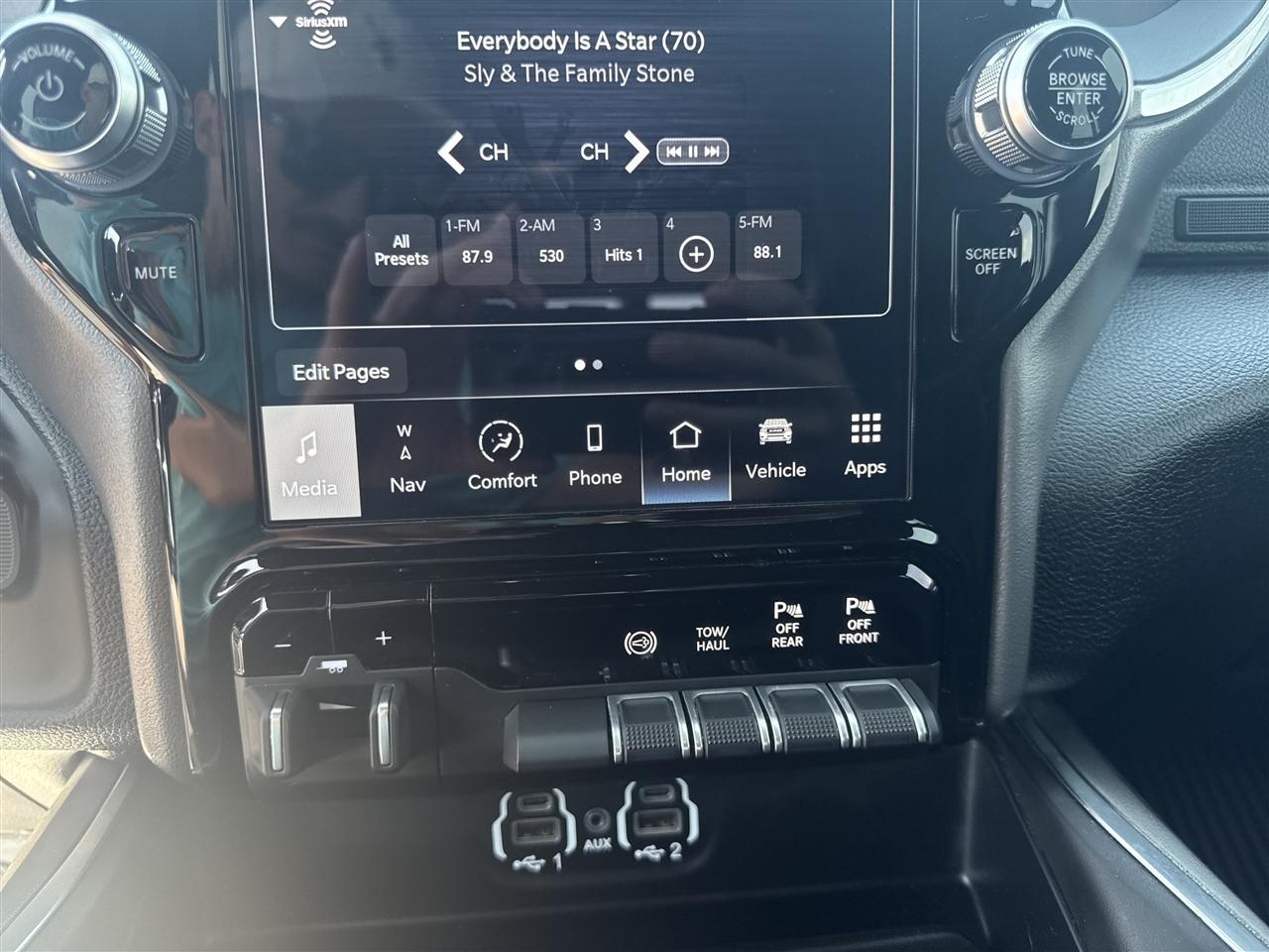 RAM 2500 Laramie 4x4 Crew Cab 6'4" Box 2024