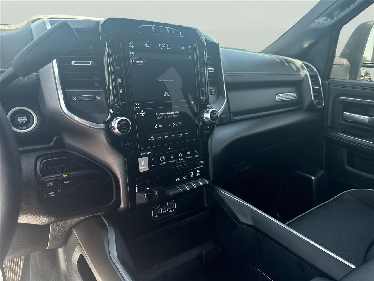 RAM 2500 Laramie 4x4 Crew Cab 6'4" Box 2024