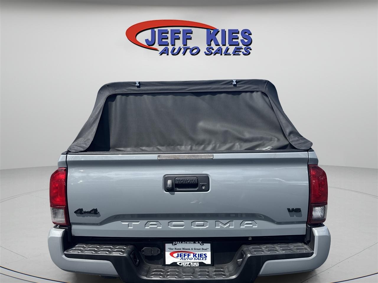 Toyota Tacoma 4WD TRD Off Road Double Cab 5' Bed V6 MT (Natl) 2021