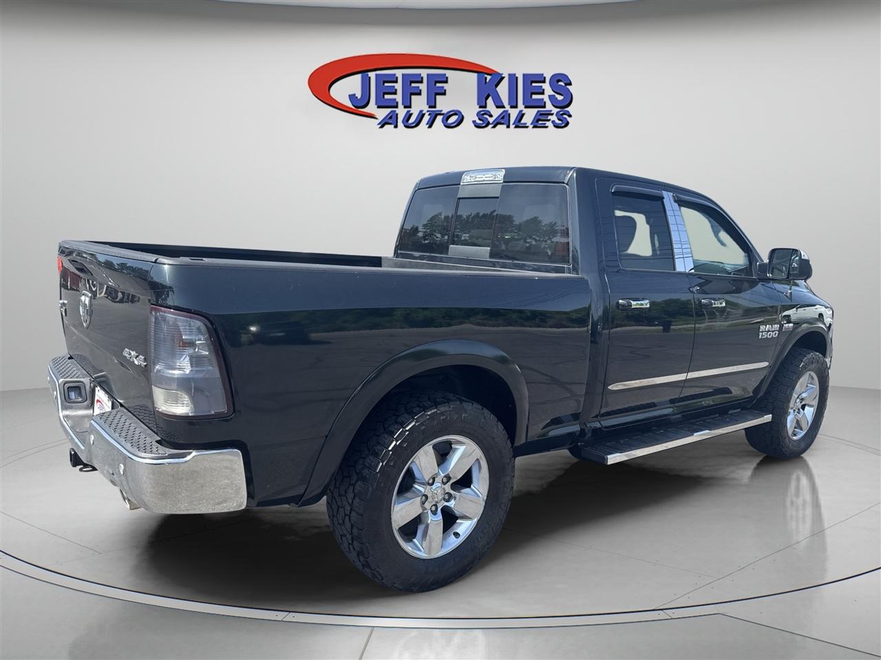 RAM 1500 4WD Quad Cab 140.5" Big Horn 2016