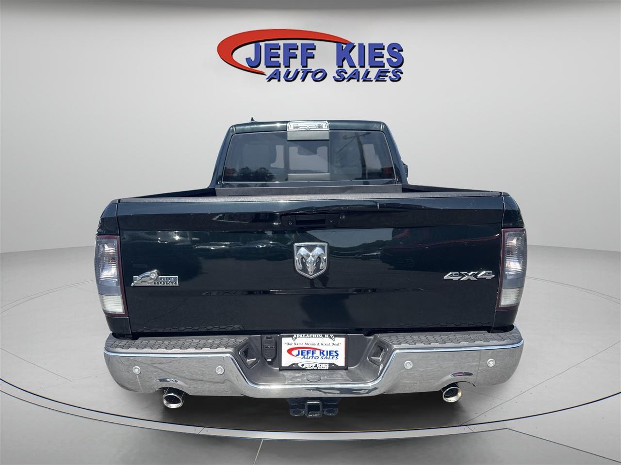 RAM 1500 4WD Quad Cab 140.5" Big Horn 2016