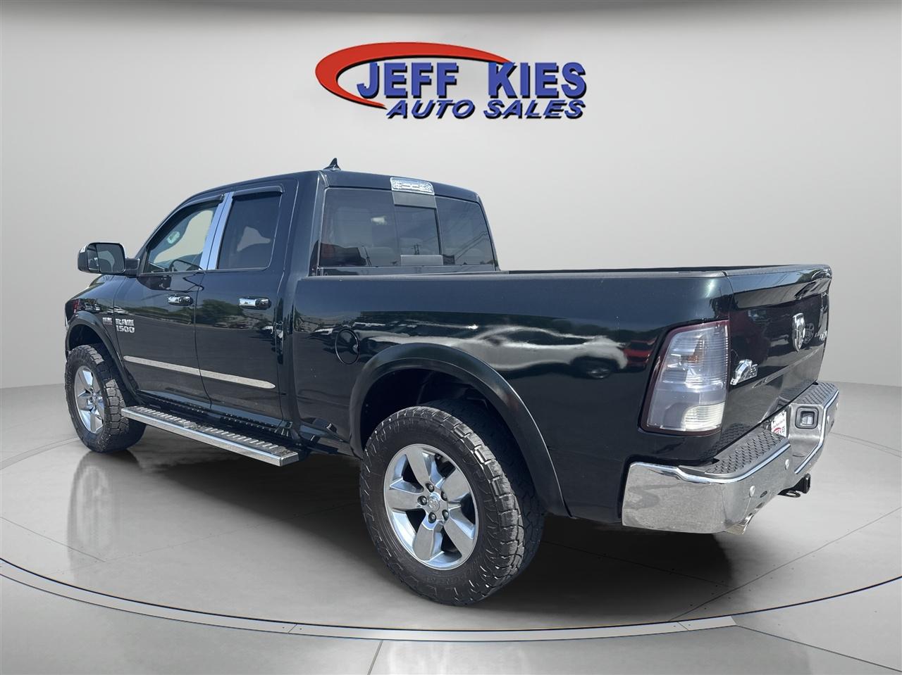 RAM 1500 4WD Quad Cab 140.5" Big Horn 2016