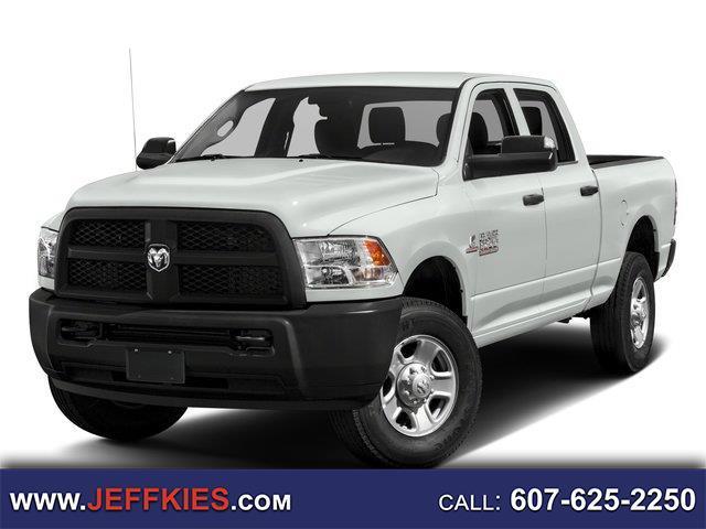 RAM 3500 Tradesman 4x4 Crew Cab 8' Box 2017