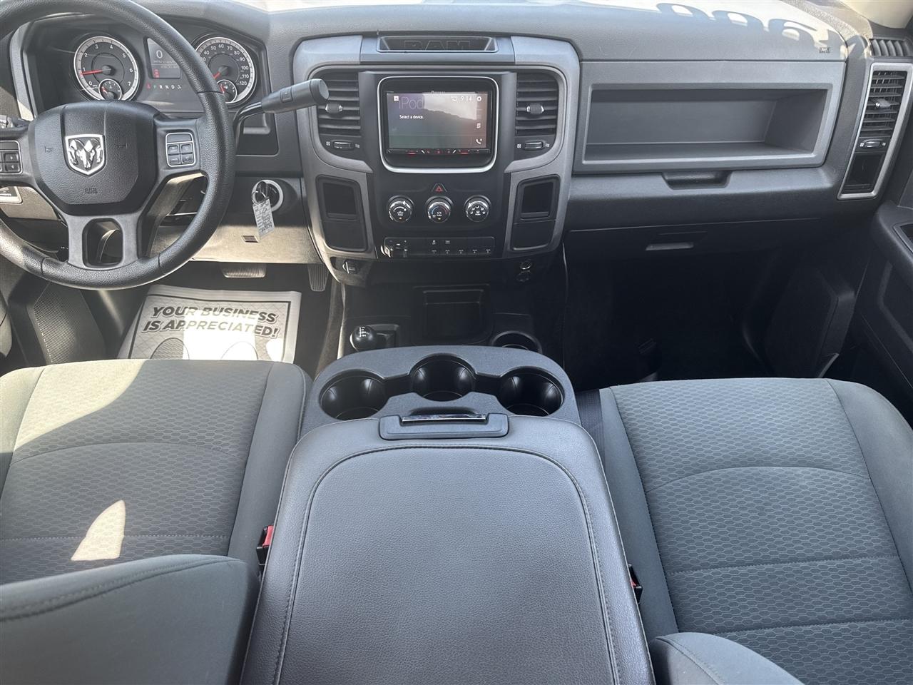 RAM 3500 Tradesman 4x4 Crew Cab 8' Box 2017