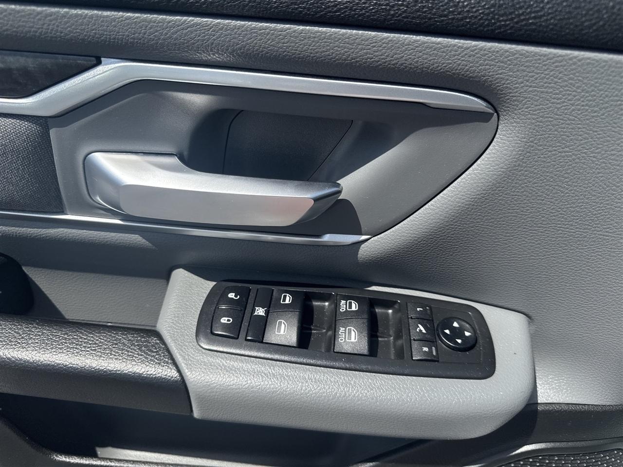 RAM 1500 Big Horn/Lone Star 4x4 Crew Cab 5'7" Box 2019
