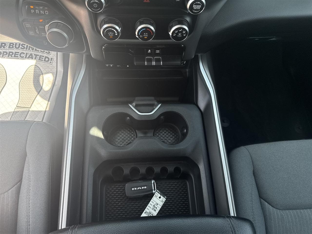 RAM 1500 Big Horn/Lone Star 4x4 Crew Cab 5'7" Box 2019