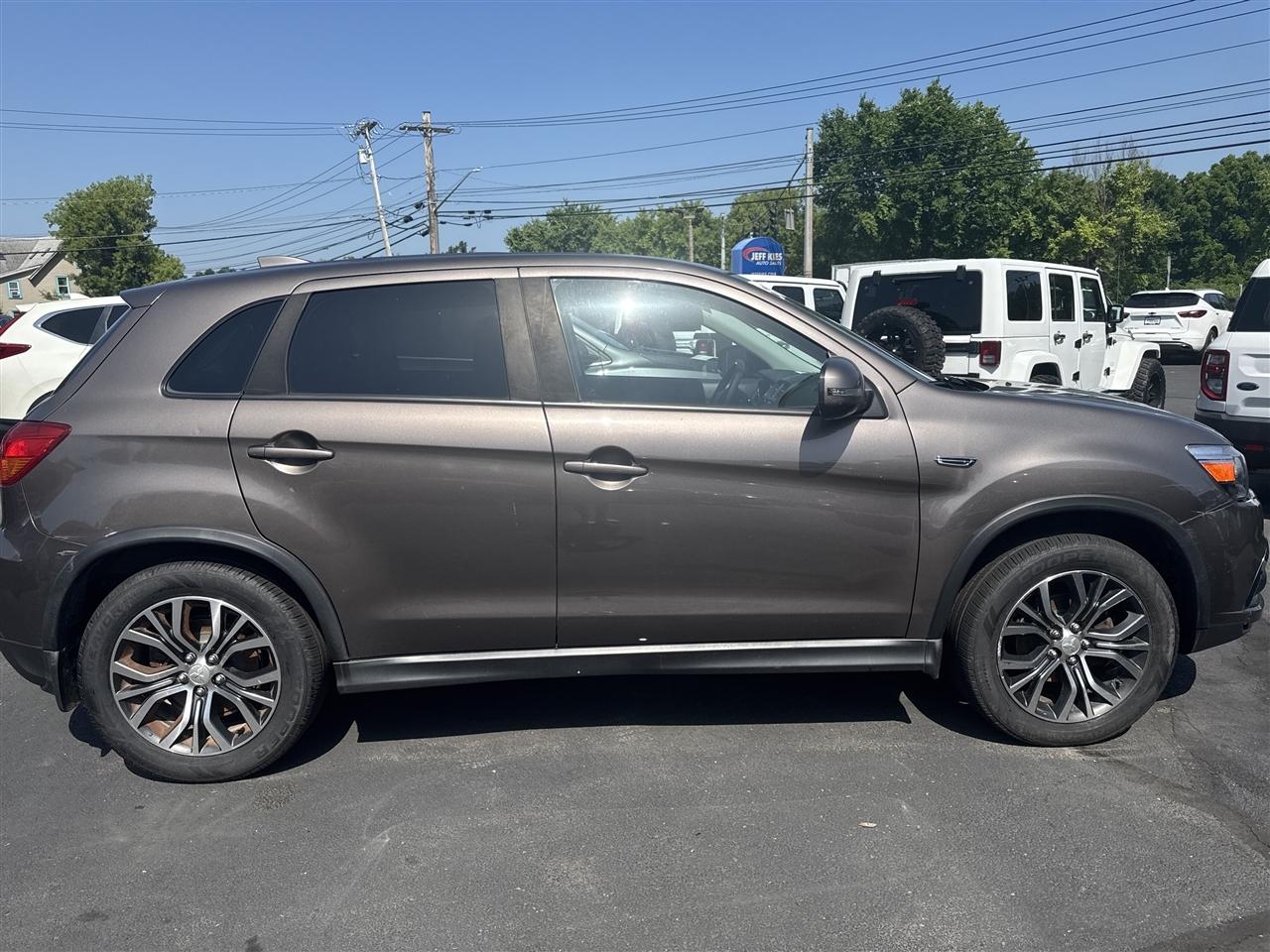 Mitsubishi Outlander Sport ES 2.0 AWC CVT 2018