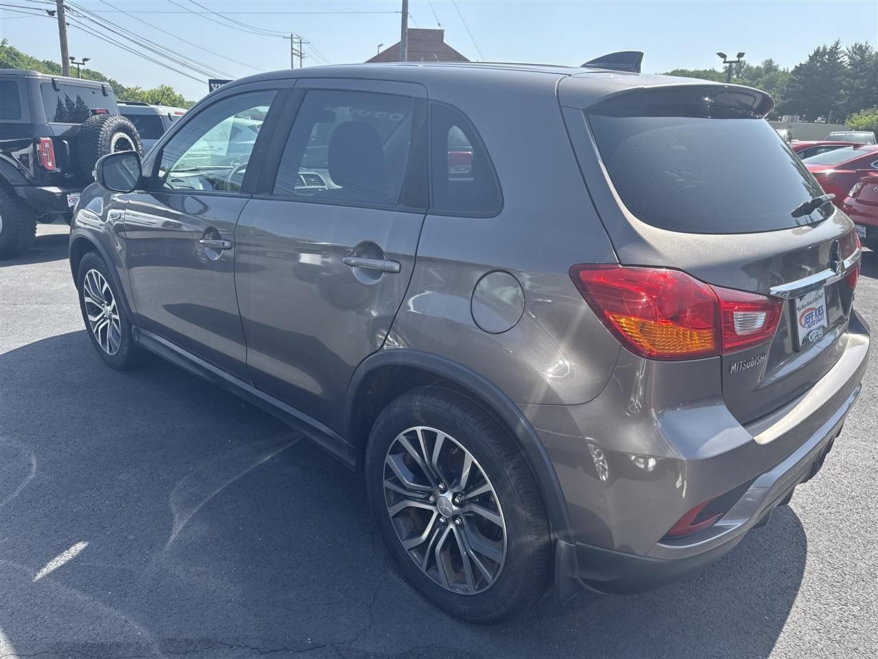 Mitsubishi Outlander Sport ES 2.0 AWC CVT 2018