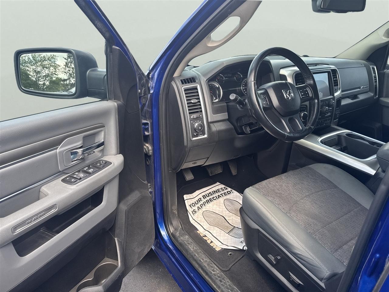 RAM 1500 Big Horn 4x4 Crew Cab 5'7" Box 2018