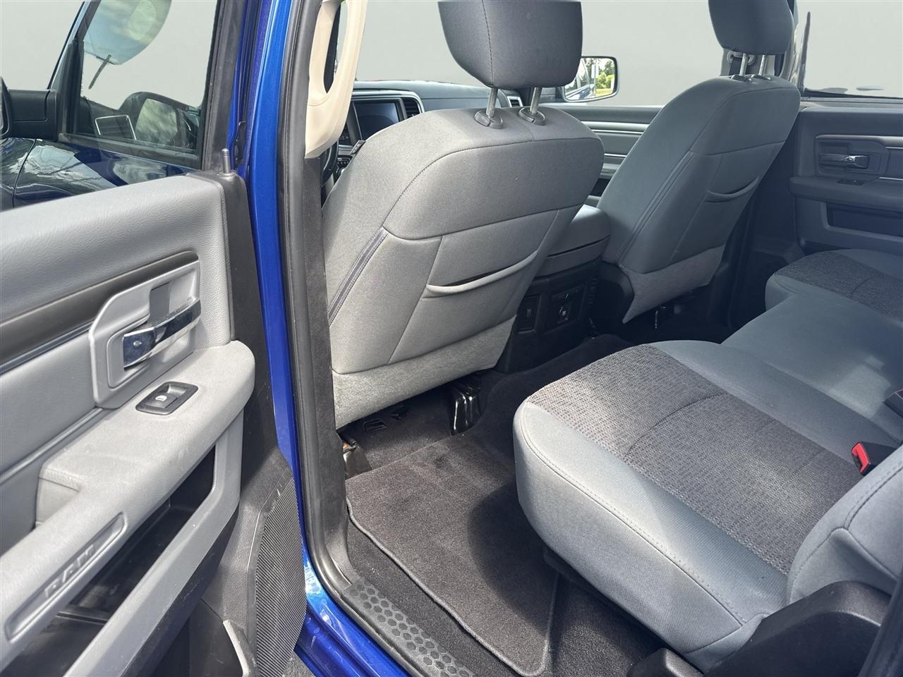 RAM 1500 Big Horn 4x4 Crew Cab 5'7" Box 2018