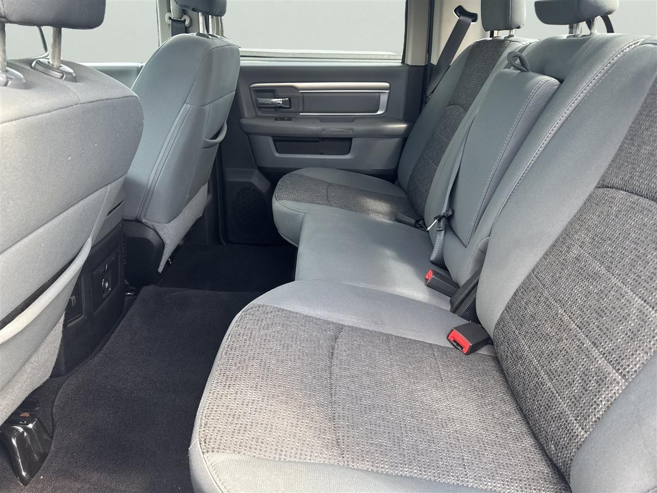 RAM 1500 Big Horn 4x4 Crew Cab 5'7" Box 2018