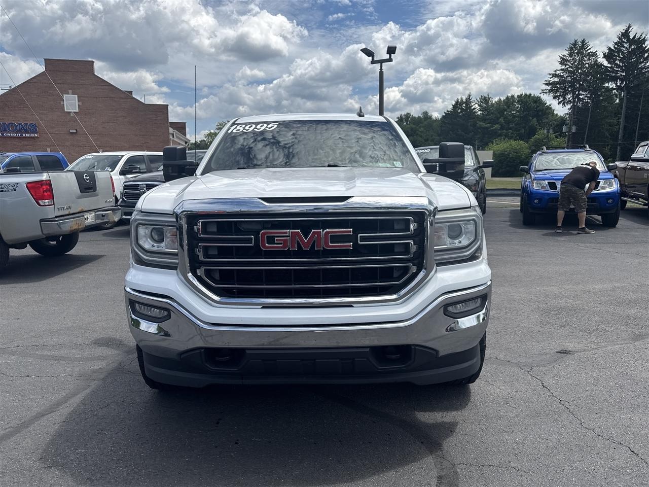 GMC Sierra 1500 4WD Crew Cab 153.0" SLE 2016