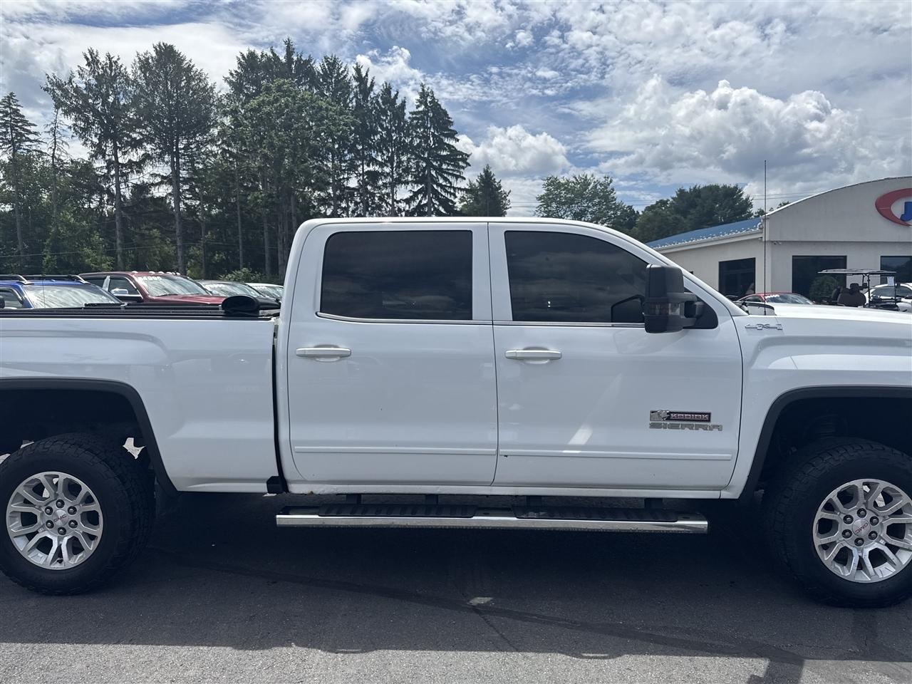 GMC Sierra 1500 4WD Crew Cab 153.0" SLE 2016