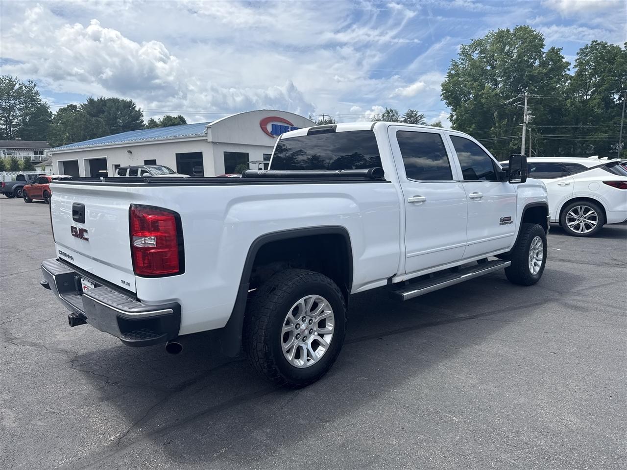 GMC Sierra 1500 4WD Crew Cab 153.0" SLE 2016