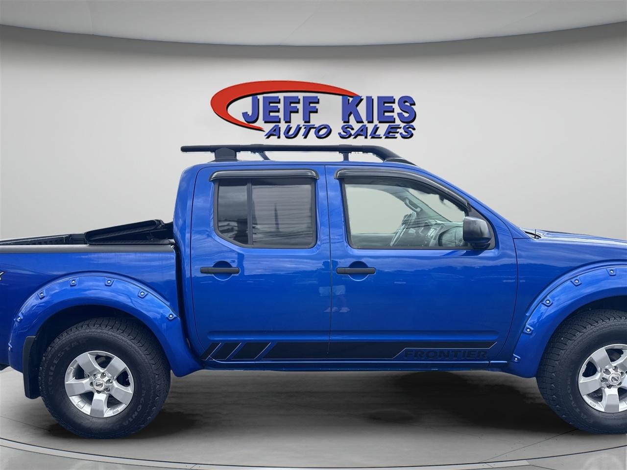 Nissan Frontier 2WD Crew Cab SWB Manual SV 2013