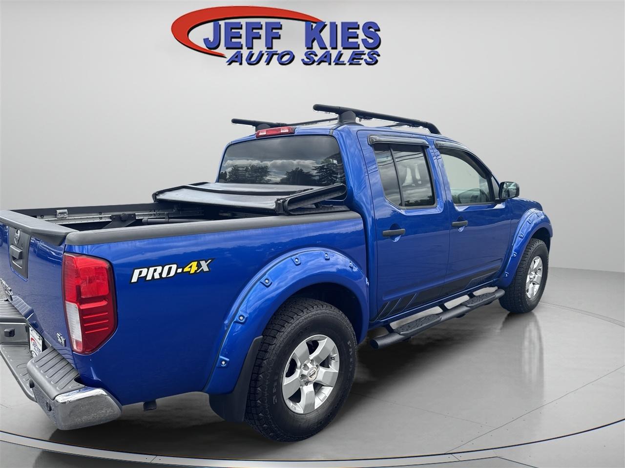 Nissan Frontier 2WD Crew Cab SWB Manual SV 2013