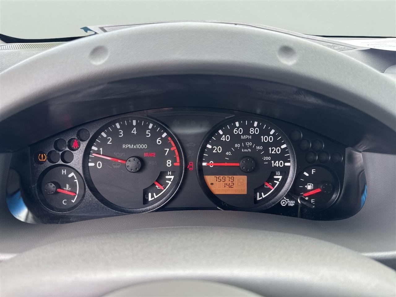 Nissan Frontier 2WD Crew Cab SWB Manual SV 2013