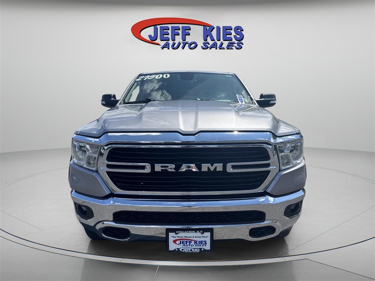 RAM 1500 Big Horn 4x4 Quad Cab 6'4" Box 2020