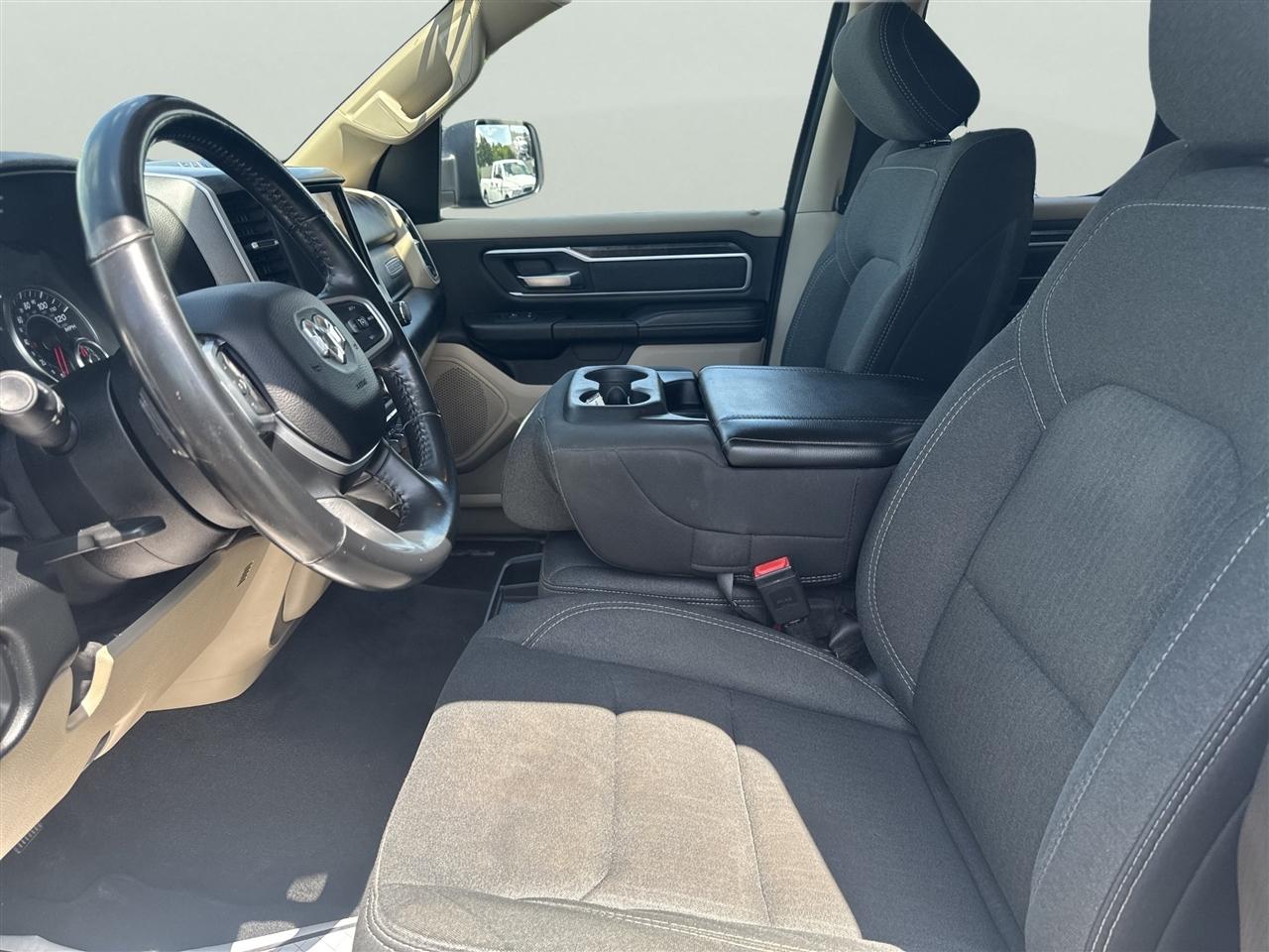 RAM 1500 Big Horn 4x4 Quad Cab 6'4" Box 2020