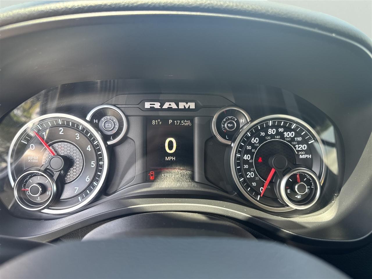 RAM 1500 Big Horn 4x4 Quad Cab 6'4" Box 2020