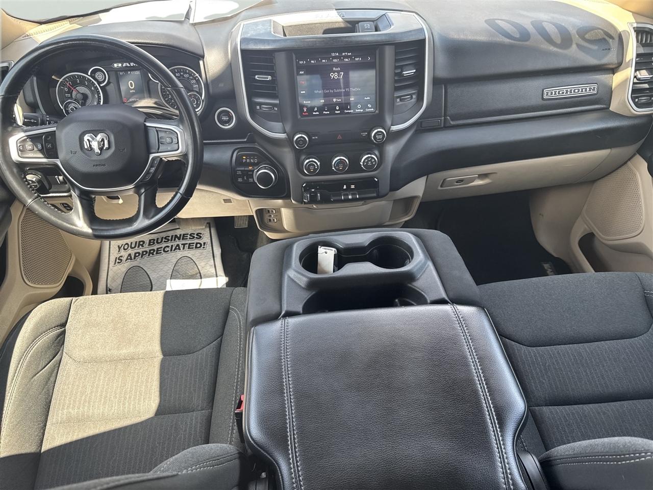 RAM 1500 Big Horn 4x4 Quad Cab 6'4" Box 2020