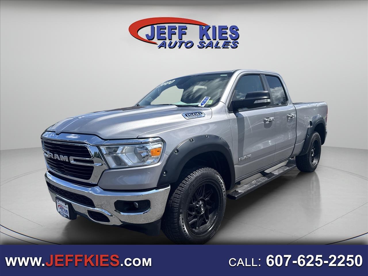 2020 RAM 1500 Big Horn 4x4 Quad Cab 6'4" Box