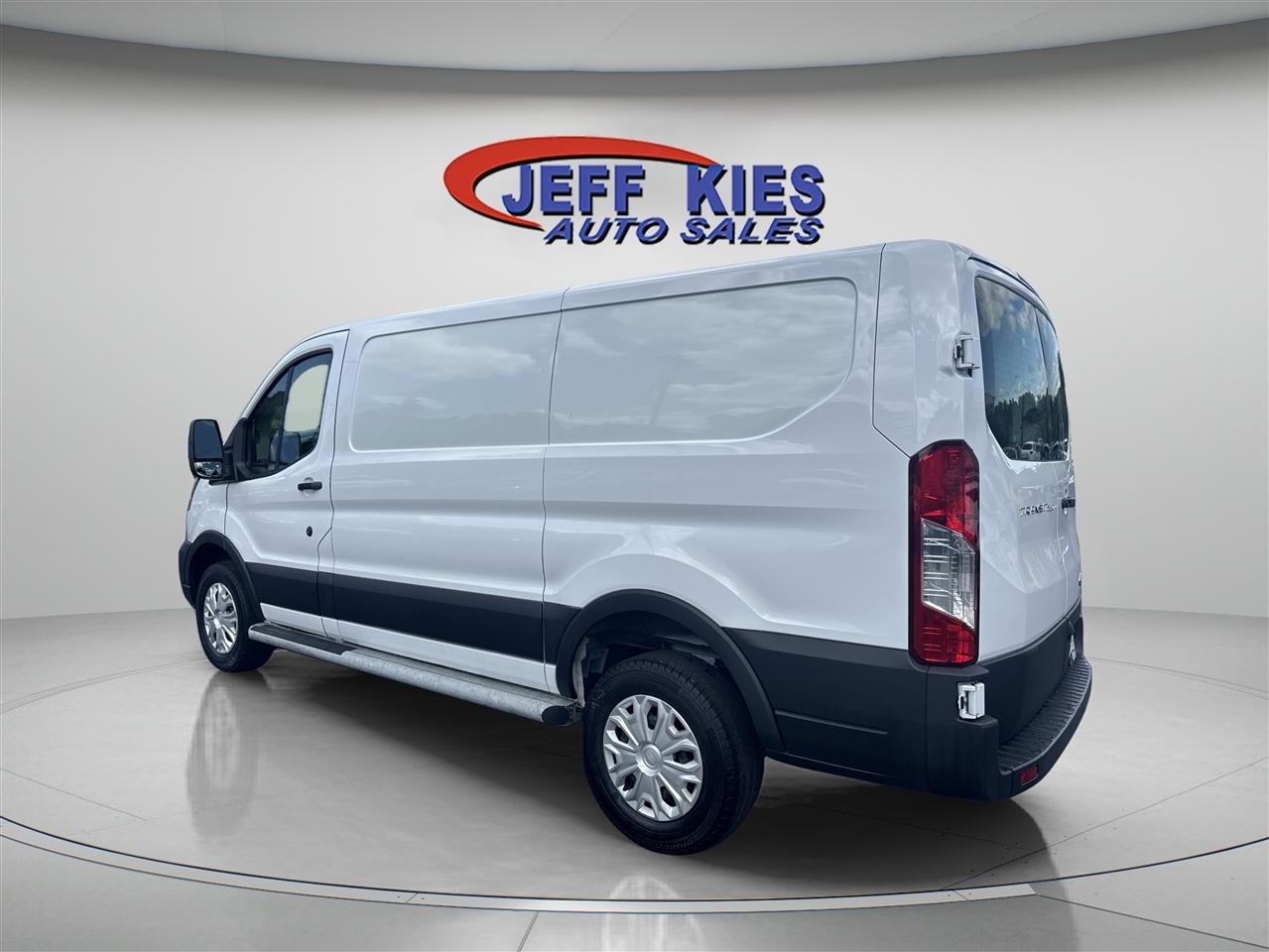 Ford Transit Cargo Van T-250 130" Low Rf 9070 GVWR RWD 2025