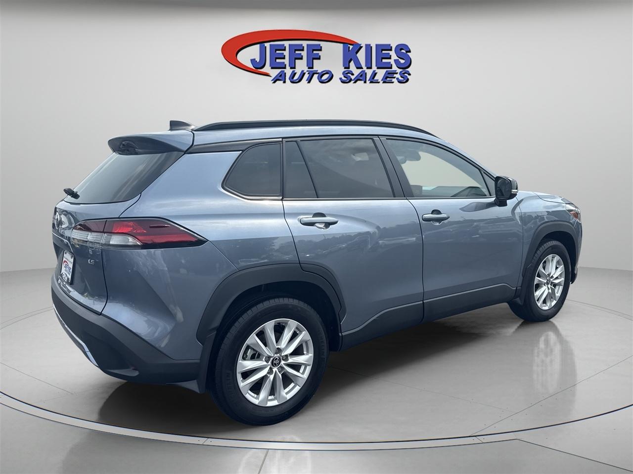 Toyota Corolla Cross LE 2WD (Natl) 2026
