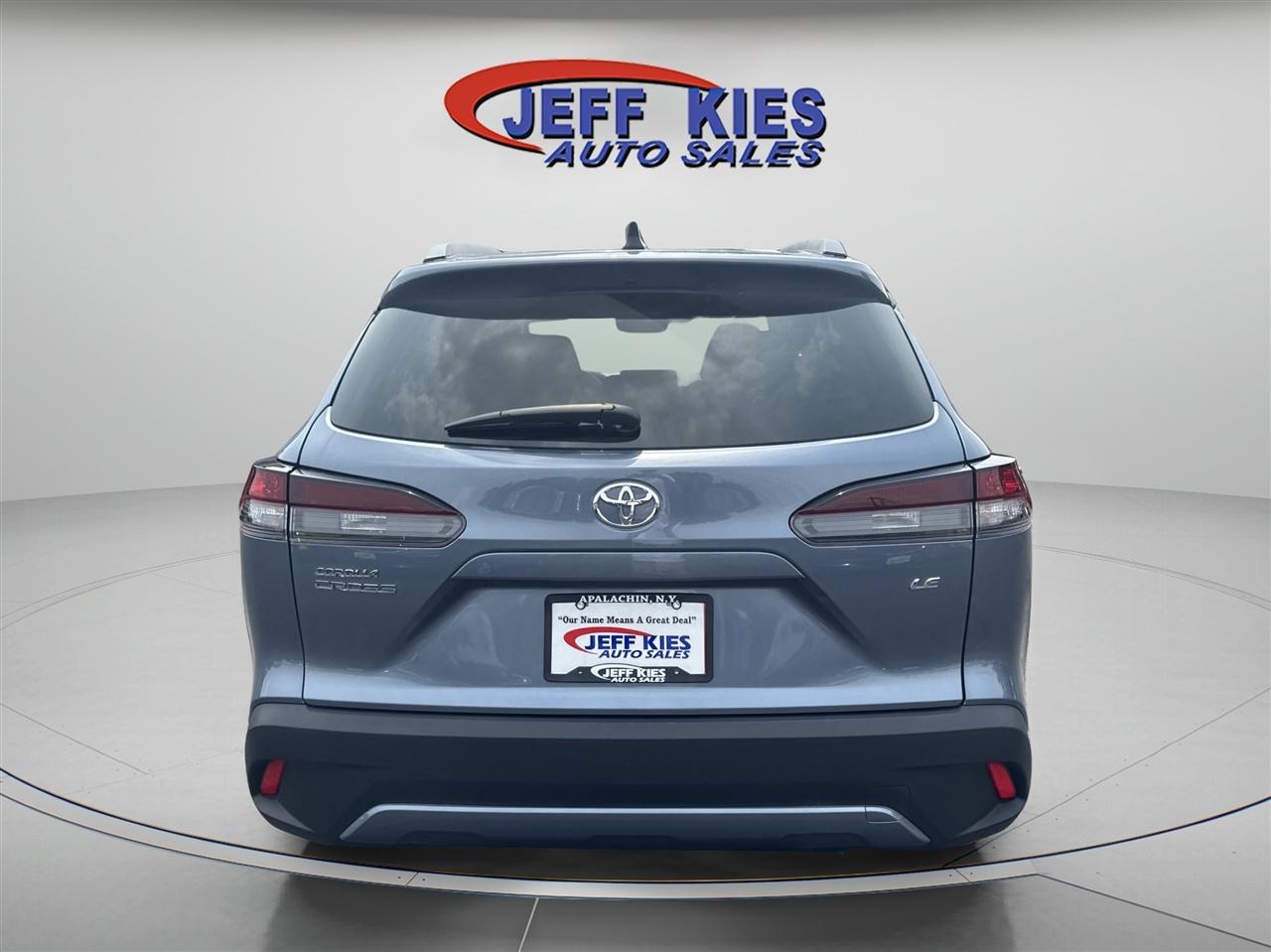 Toyota Corolla Cross LE 2WD (Natl) 2026